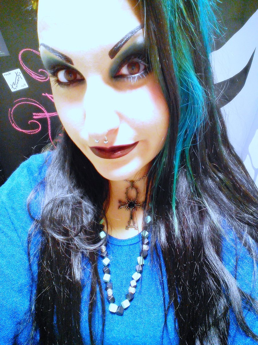 ThrashMetal Bitch (@speedmetalqueen) on Twitter photo 