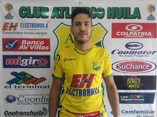 AtleticoHuilaof's tweet photo. Tres caras nuevas en el @AtleticoHuilaof https://t.co/wwBQ5tPg2g https://t.co/7h4JMmUy45