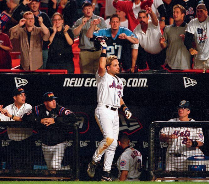 EvryDayBaseball's tweet photo. Congrats to Mike Piazza and Ken Griffey Jr. on being inducted into the Major League Baseball Hall of Fame https://t.co/wUoIdjidQf