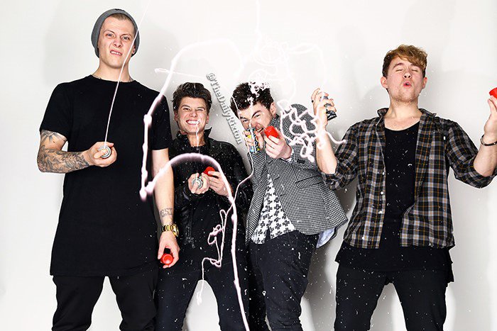 TheDailyRixton tweet picture
