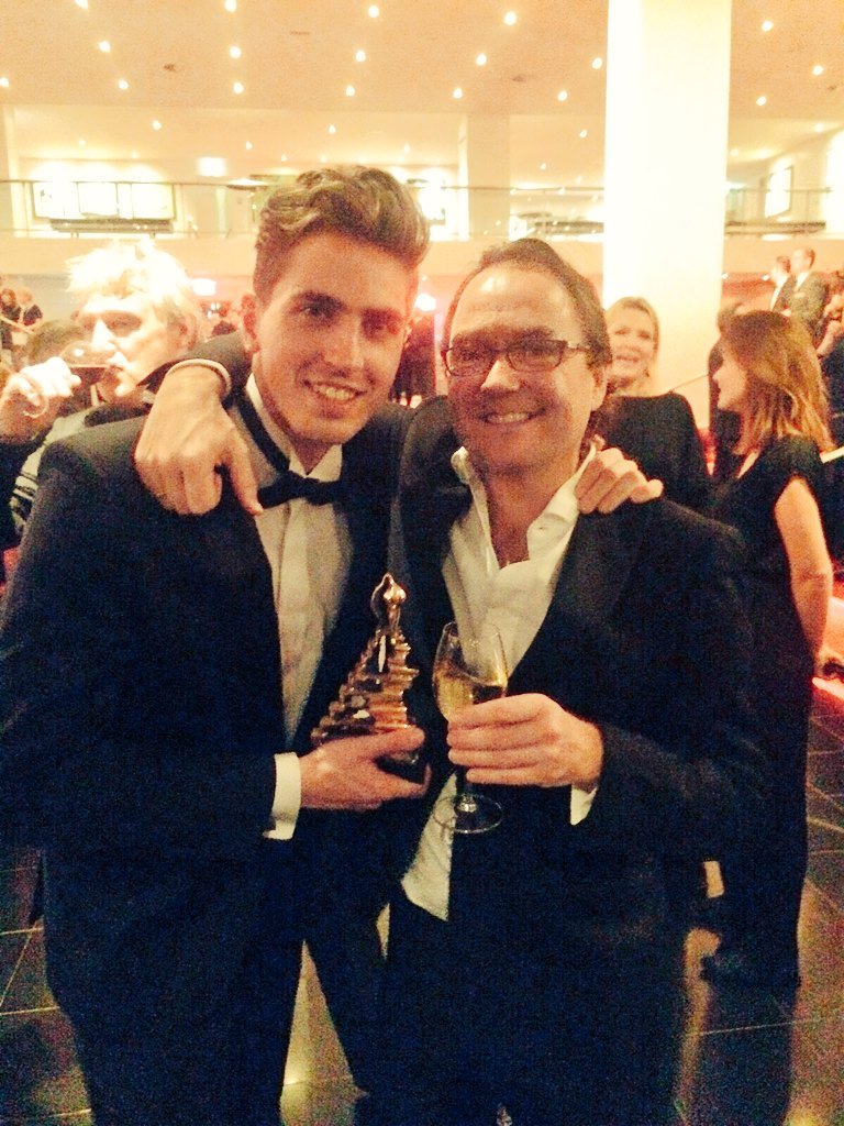 DorianBindels's tweet image. Jahoor! #admusicalawards #gala #dankvoorhetstemmen