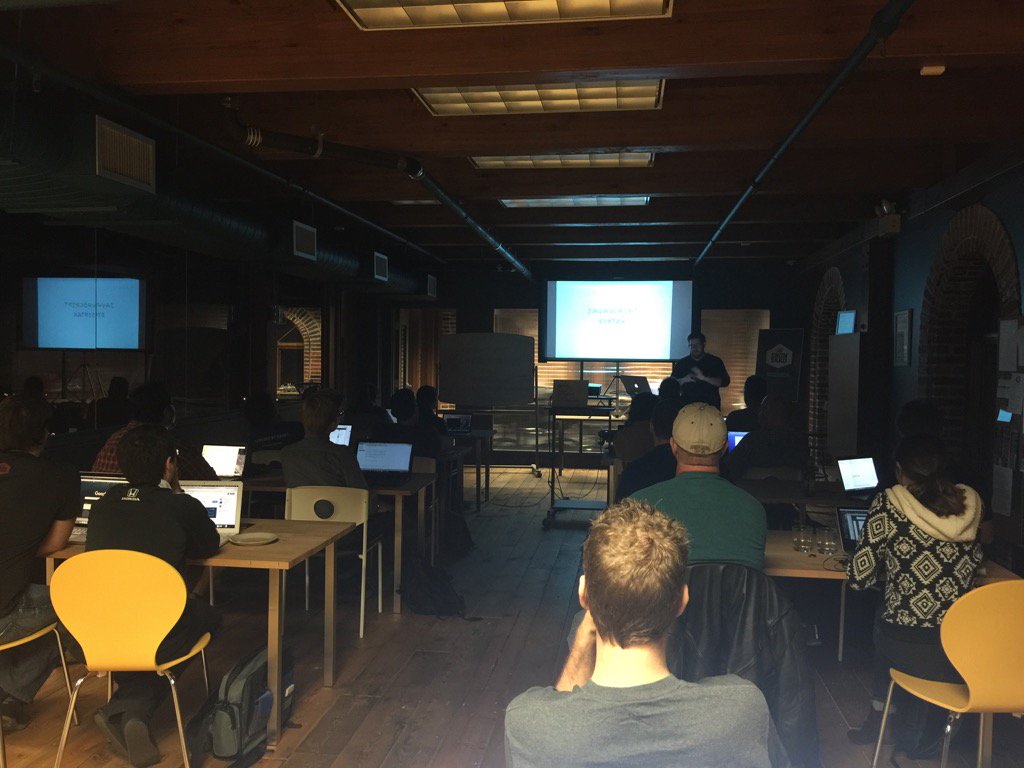 StPeteSandi's tweet image. Full house @TheIronYard #StPete for Intro to #javascript #developersrock