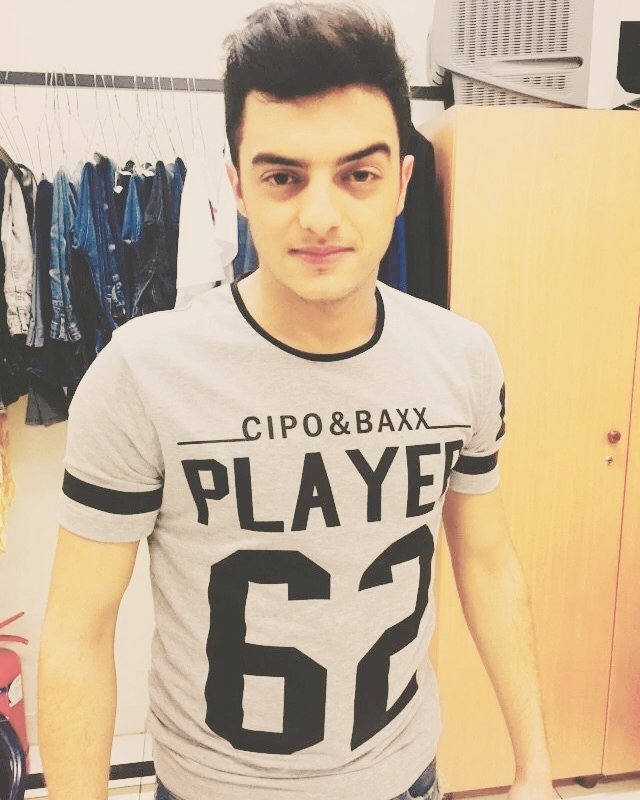 Emanhanyy's tweet photo. #LOVEYOU ๐๐
Vote 2" we want 90% go
#staracarabia #raphaeljabbour #ุฑุงูุงููู_ุฌุจูุฑ #Raphraph
#Raphy #ุฑุงูุงููู_ู
ุญุจูุจ_ุงูุนุฑุจ https://t.co/8dXfcaqRHC