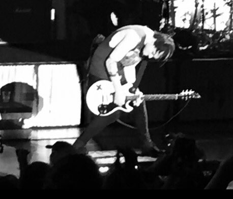 TrippingMikey's tweet photo. ROWYSO throwback https://t.co/XyrNpgZ1K6