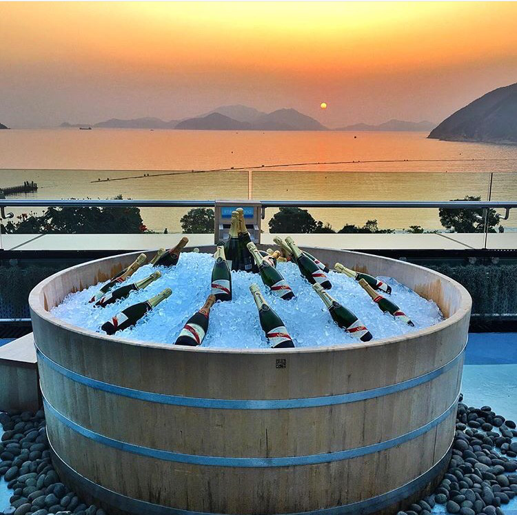 mywanderwine's tweet photo. This is our kind of ice bath! #wanderwine #champagne #winelover #ghmumm #singapore https://t.co/SJuZ9coOdX