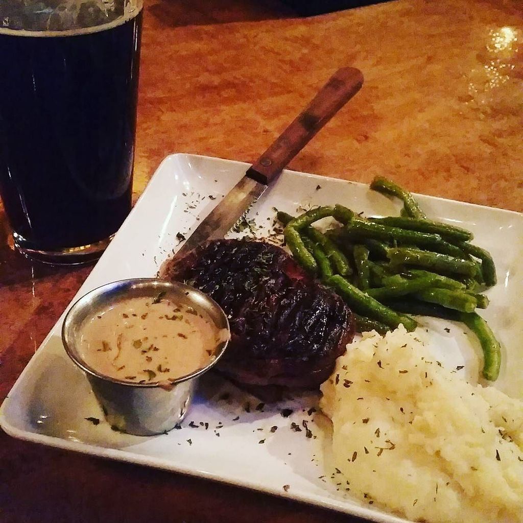 BYKdigital's tweet photo. #SteakNight @craftedstl! #steak #eastgrand #eastofgrand #tge #thegrove #craftedstl https://t.co/2wPiaJSYvE