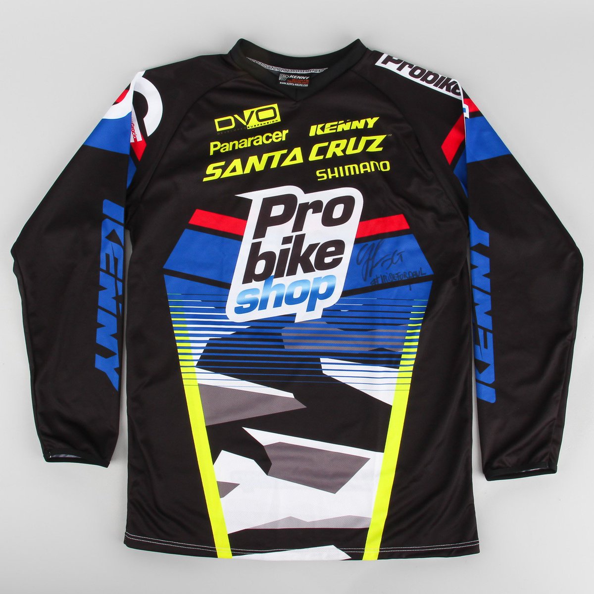 TheProsCloset's tweet photo. Hurry, time is running out to bid on @CedricGracia's jersey and goggles! https://t.co/u22bh0vDpi #irideforpaul https://t.co/ZEuivJLVeO