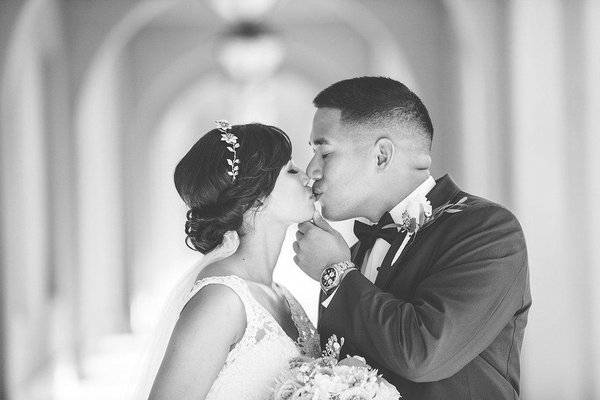 You MUST see this couple's romantic wedding day &amp; read their love story!

buff.ly/1PbZ16c

#ArooseToronto