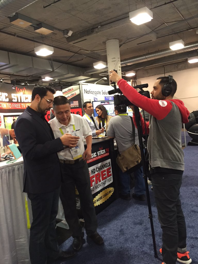 HandScapeInc's tweet image. Busy-ing with the @CNET guys!!! Remember to check out #HandScape segment on CNET!