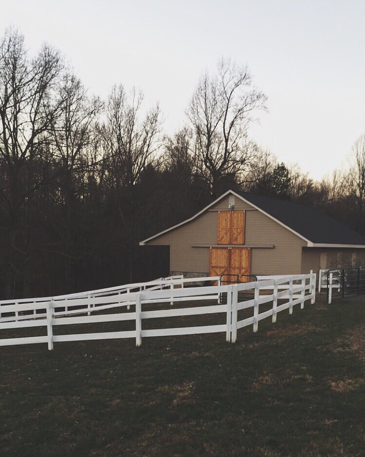 s_golden16's tweet photo. ππ #futurebarn https://t.co/pmQBsl6gF0