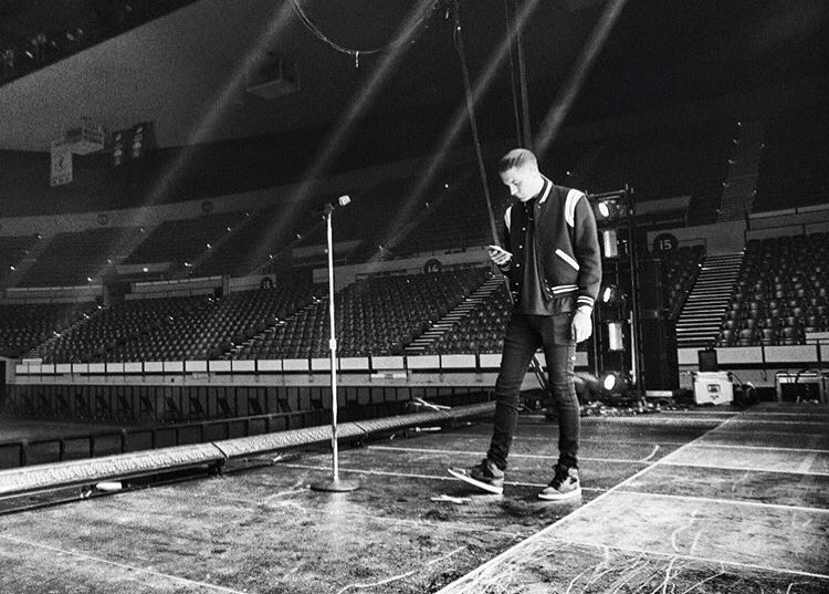 ivystylesxo's tweet photo. Dear God, please bless me with tickets to see @G_Eazy in Orlando at the end of this month #literallypraying https://t.co/qoMv0YP5Ki