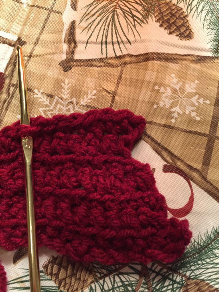 kellyamma's tweet image. I don&apos;t understand how to end rows yet. #oldladyalert #crochetproblems