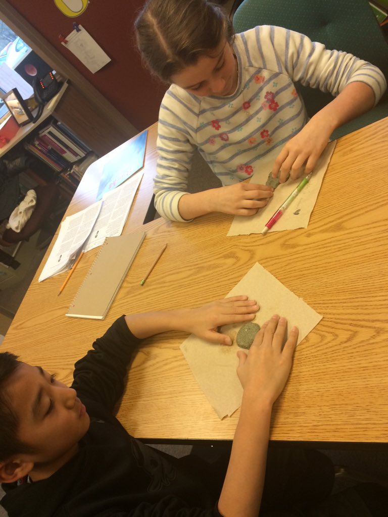 MTCLR_4thGrade's tweet photo. Making sedimentary rocks in science. #mockrocks https://t.co/uRaVnYhflZ