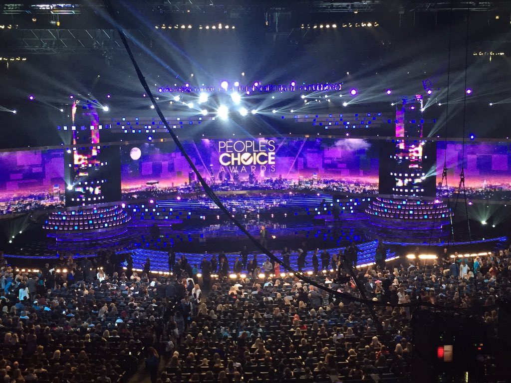 MrDaddyT's tweet photo. At the People's Choice Awards!!! #PeoplesChoiceAwards https://t.co/XX0RHLw273