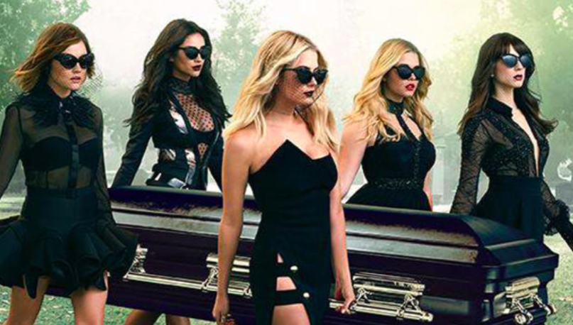 CBSNewsEnt's tweet photo. #PCAs Favorite Cable TV Drama: @PLLTVSeries https://t.co/441pEkHxHp https://t.co/kxn8CrmnxQ