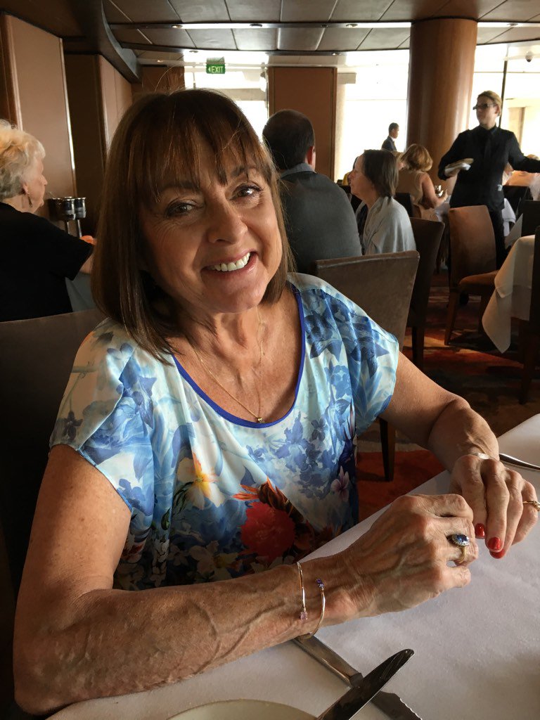 RealDeniseD's tweet photo. Out to lunch at Aria.  Veeerrry expensive, however have doggie bag under the table. https://t.co/6wheTMDfgD