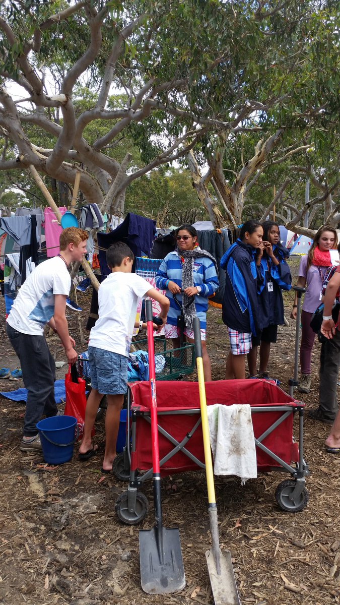 1stSailorsBay's tweet photo. Look Mum &amp; Dad #scouts from Troop #D623 doing clothes washing! #BrightSunnyDay @AJ2016comau @NSWAJ2016 @JNNTvSydney https://t.co/n61F8xNnep
