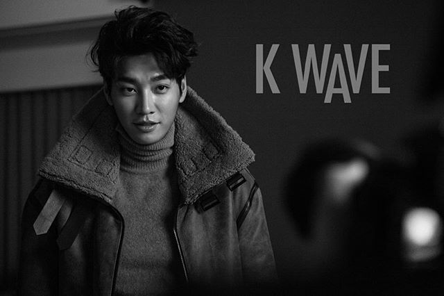 19870111dotcom's tweet photo. [YK/IG] 160107 K WAVE official ig update #김영광 #kimyoungkwang #金英光 with #kwave 2015 December. https://t.co/ybeXcly23b