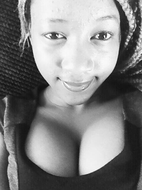 Watch delicios bitch's leaked NSFW photo on TwXstars