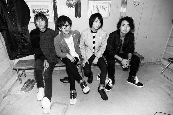 新星堂 ゆめタウン光の森店 در توییتر Blue Encount はじまり 発売まであと6日 そして本日発行の 公報こうし 最新1月号が届きました ｍｖ撮影となった熊本高専での写真と記事を掲載 ぜひご覧くださいっ 数も少ないのでお早めに ブルエン はじまり