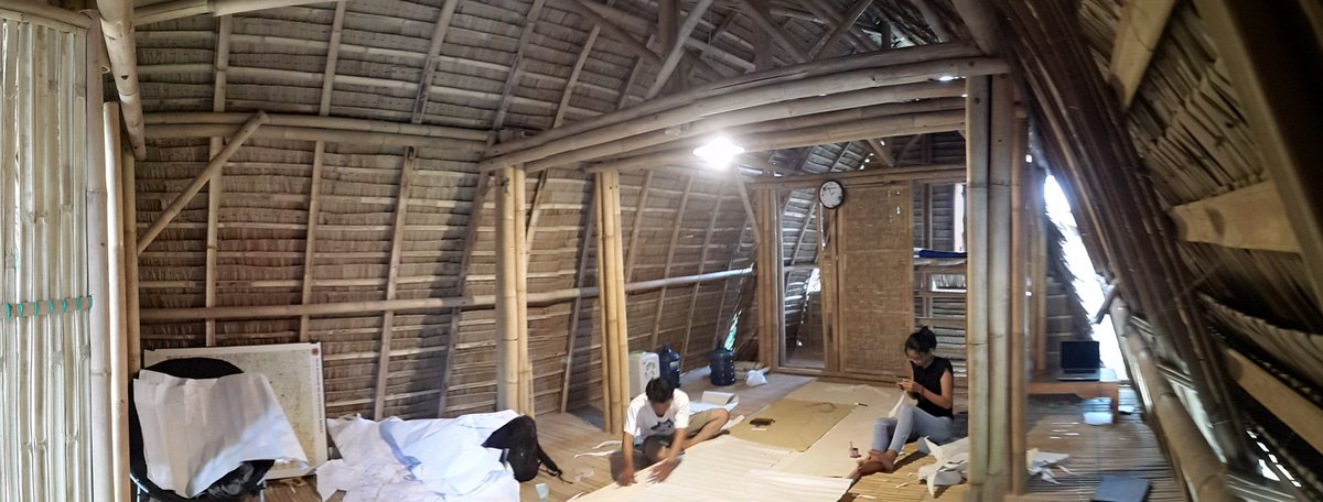 coramuh's tweet photo. Grudak gruduk maket segede bagong di bengkel lestari @arkomjogja cc @mayangnayoan @setiawanenemy https://t.co/tzLbgSETfV