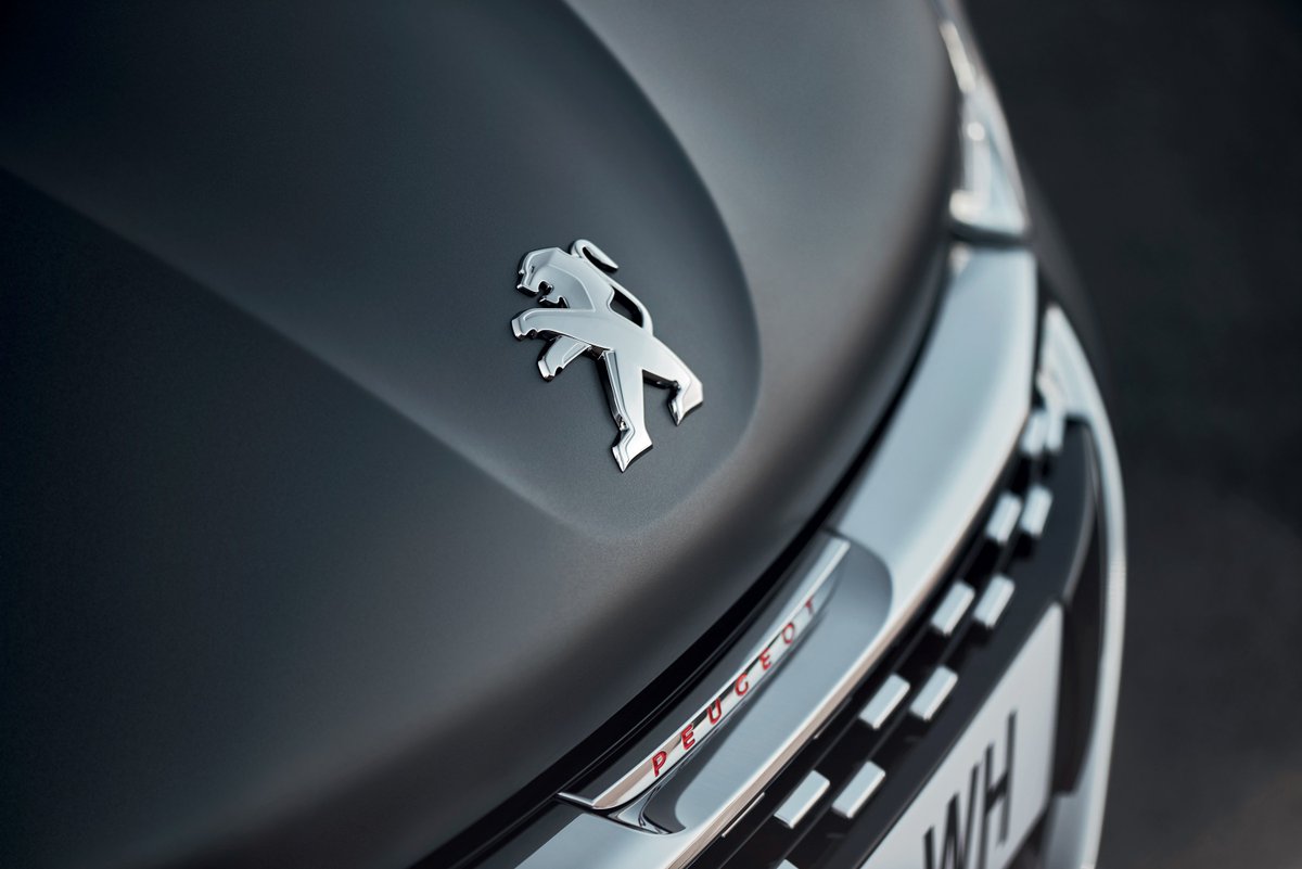PeugeotUK's tweet photo. 'Gallic charm: #Peugeot208: the sexy one' > https://t.co/QZjujPAxdd via @MailOnline https://t.co/VSzqdCZN9j