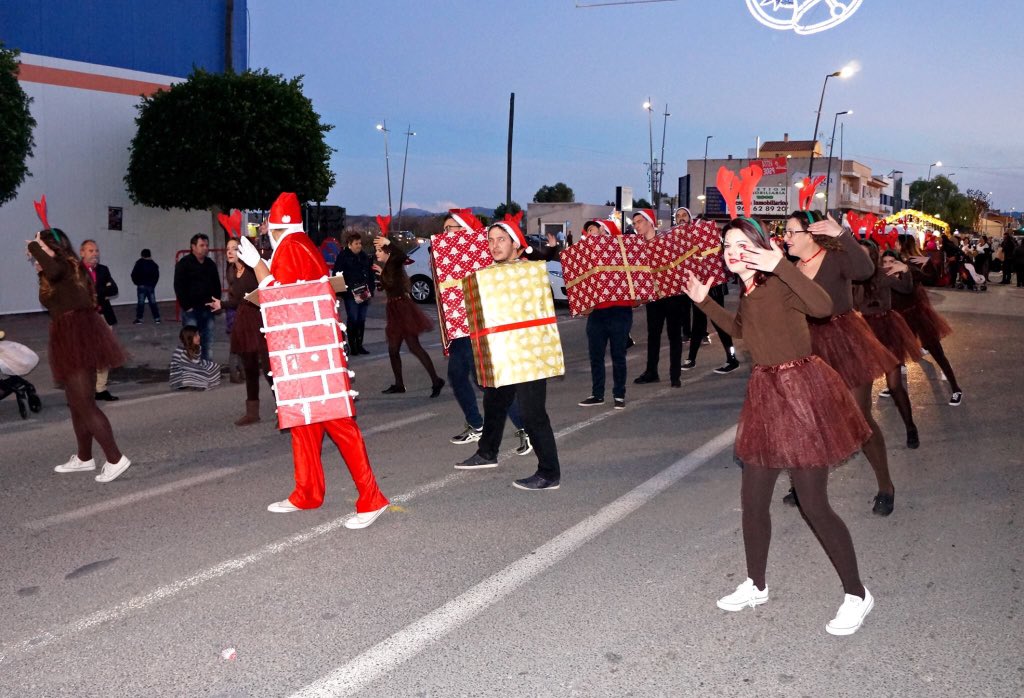 Enhorabuena a nuestros regalos de Navidad y a nuestras renas por el gran desfile. #TodotorreñosV #Todotorreños2016