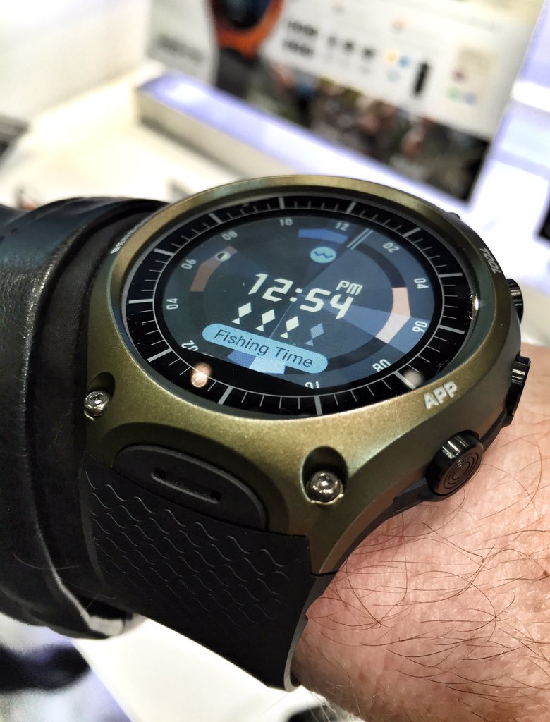 activrightbrain's tweet photo. I was really impressed with #Casio's #WSDF10. At last, an interesting #Smartwatch! #CasioatCES #CES2016 #wearables https://t.co/gLFx3GDuEp