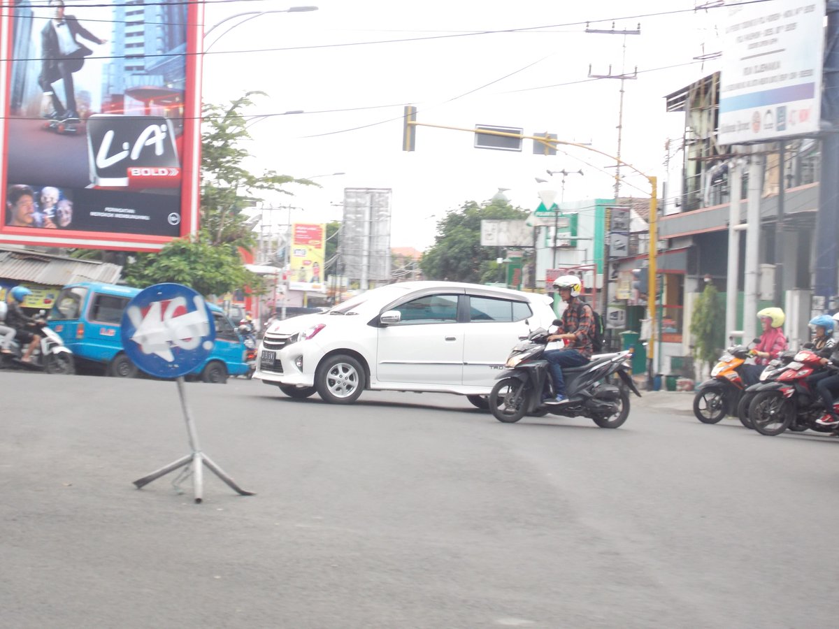 Pukul 13.30 wib Perempatan ITN terpantau Lancar #TrafficMalang #rCharda R.O_BC7 <a href="/Edunewsfm/">EDUNEWS FM RADIO</a> <a href="/official_itv/">Indonesiatv</a>