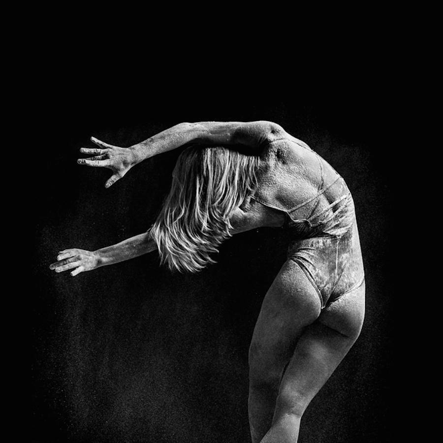 fubiz's tweet photo. Ballerinas Portraits Photography https://t.co/akQ7mChzZ3 https://t.co/P1ZJHtnpzt