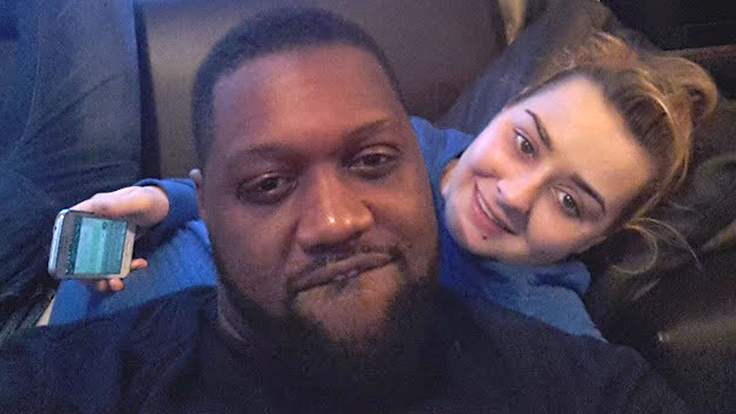 SkyNews's tweet image. A man and woman are brought to the attention of police after taking selfies on a stolen iPad trib.al/cAk31No