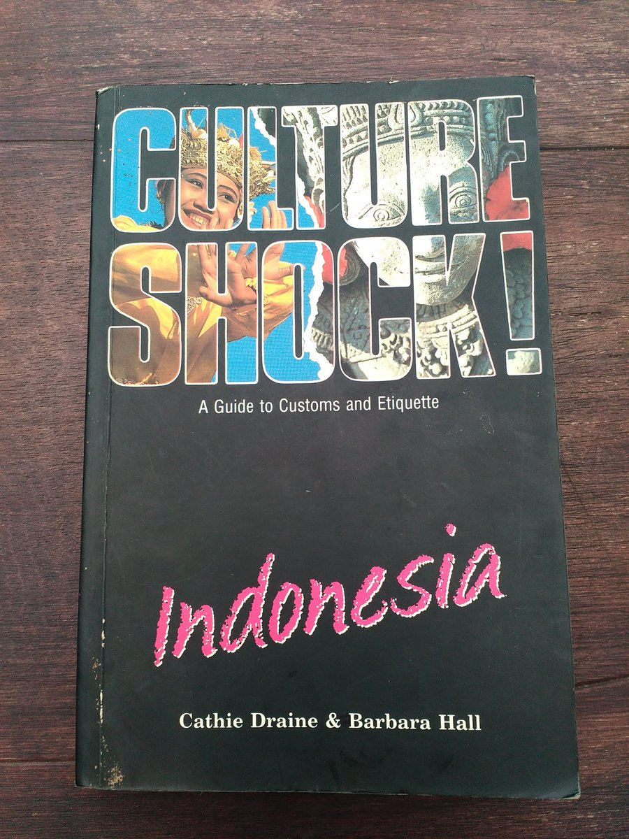 rieskix's tweet photo. You should come to @peeple_co more often to read this awesome book 😀🎶📚 https://t.co/iCvL0TUtyr