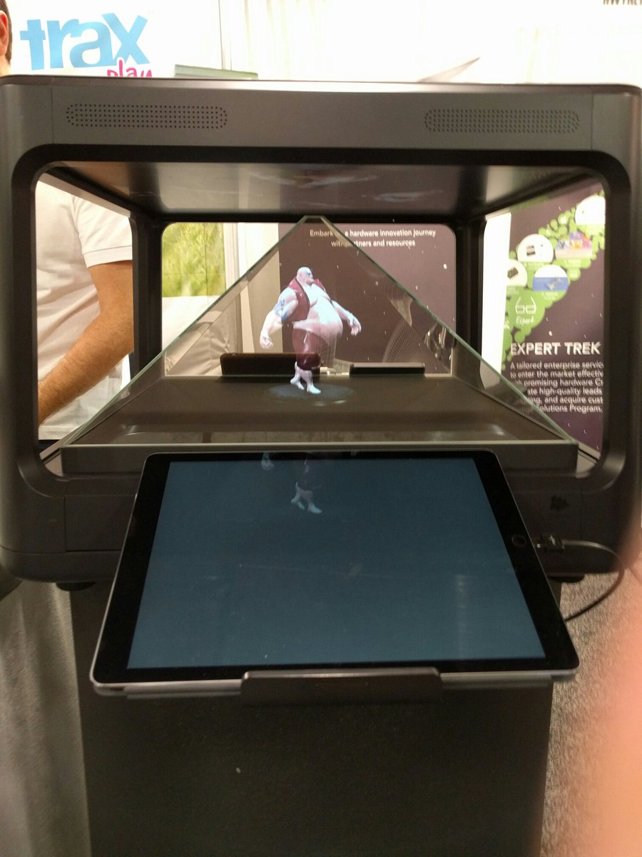 PolyglotProgram's tweet image. Saw some really cool holographic tech at CES.