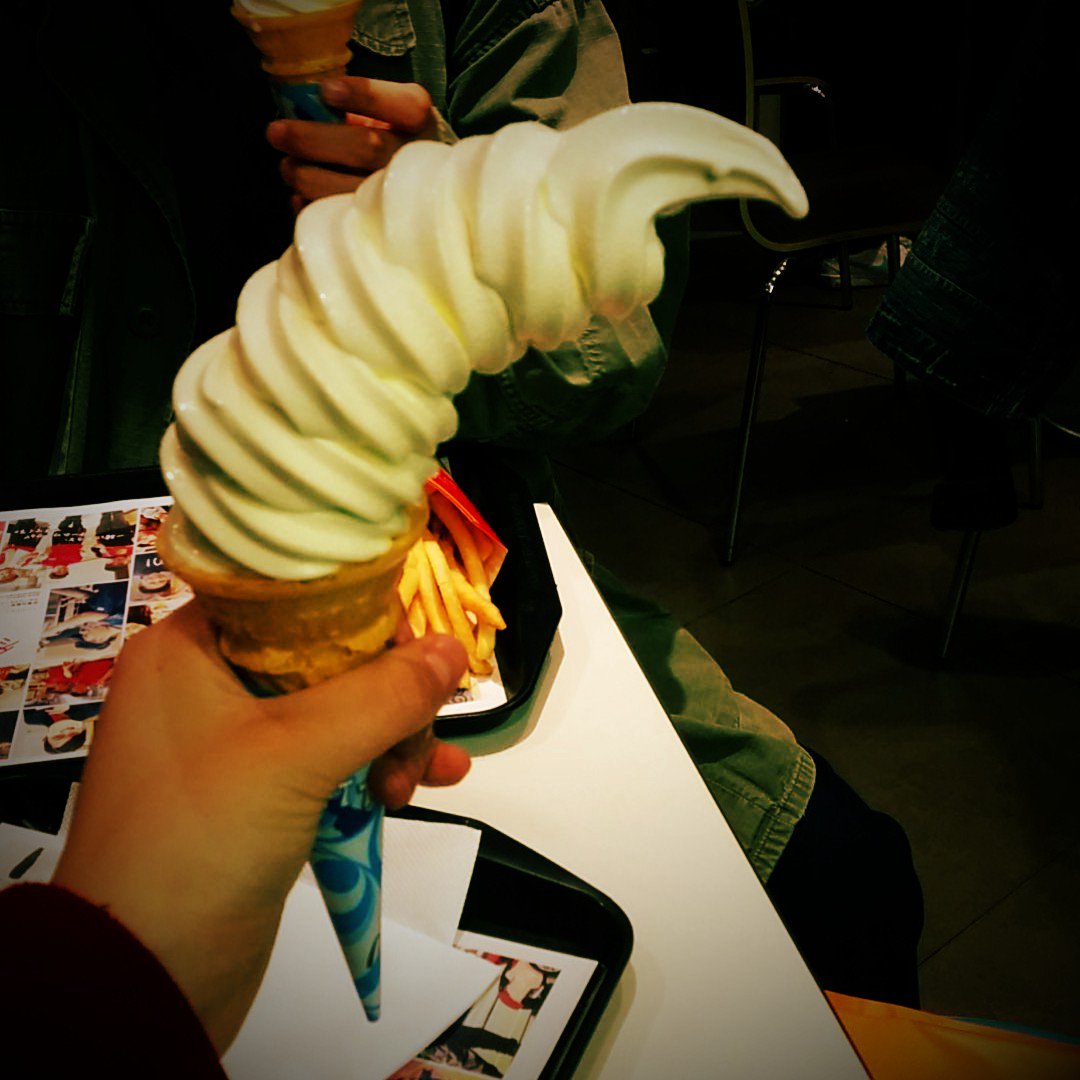 AcoIce02's tweet photo. 茶屋町店限定タワーサイズソフトツイスト
しちゅぱい
ポテト https://t.co/dDnbXQu0T9