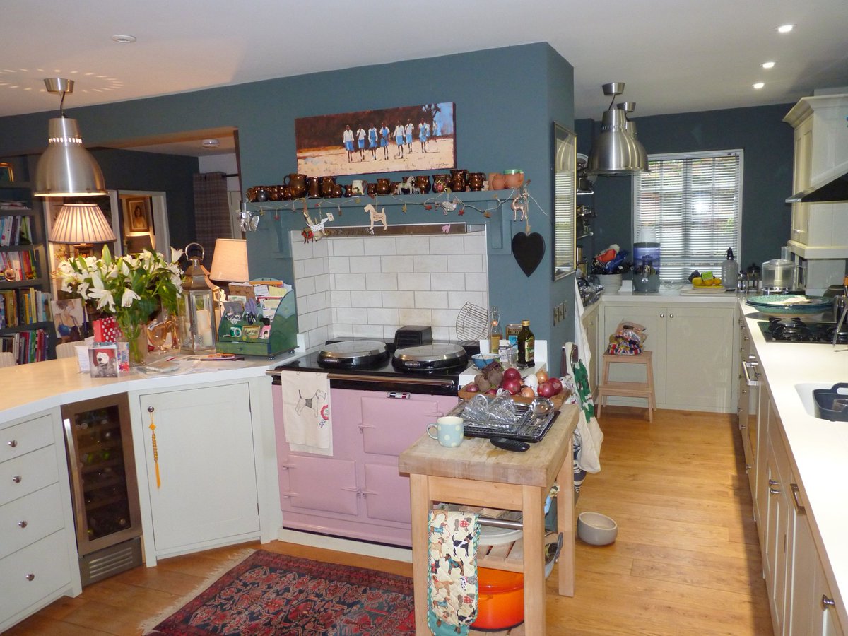 FandCBSE's tweet photo. Looking for beautiful house, annexe, ample off road parking &amp; close to Theatre in Bury St Edmunds? Look no further! https://t.co/hQmLnI3FoH