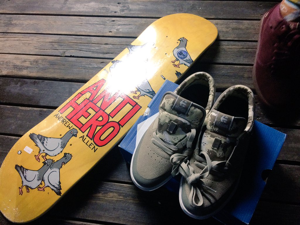 R1n881solidsurf's tweet image. new deckとスケシューいただきました！

naoさんありがとうございます！

#fivecross