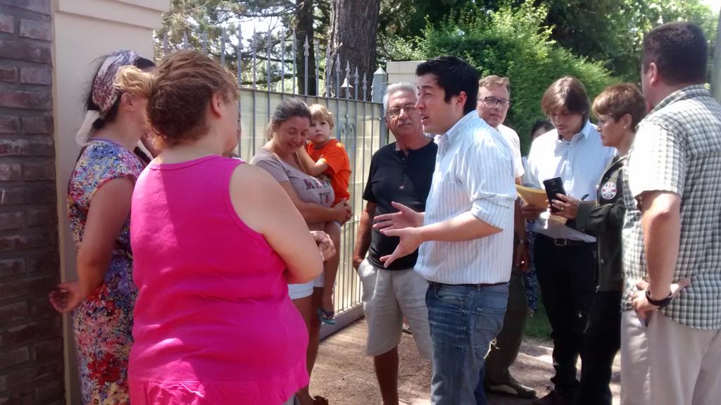 Nardini_Leo's tweet photo. Estoy caminando casa por casa en Parque Alvear I de Tortuguitas, estoy llevando el mate. #BuenJueves https://t.co/VX6QYvYCJU