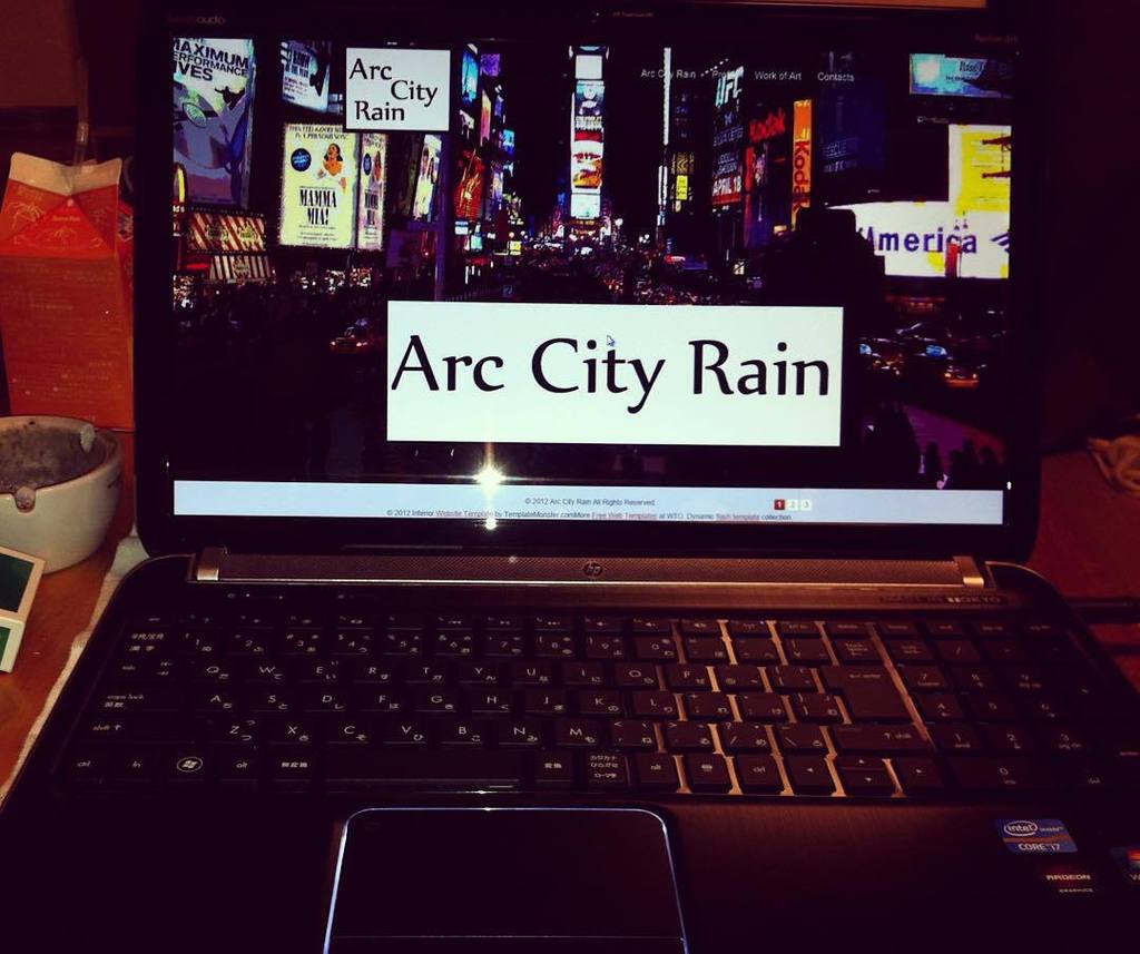 ArcCityRain's tweet photo. 2012年。俺がArc City Rainと名乗ったばかりのとき!リビングでノートPC一つで毎日音楽やってくっそ興奮してたなー!初心を思い出したZo!ありがとう!
#beginin… https://t.co/PuiiUAQPxA https://t.co/OU9tntYkrx