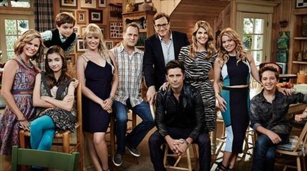 webnotitarde's tweet photo. Éste es el primer vistazo   de la serie “Tres por tres” https://t.co/tAoBOpbIX6 #Espectáculos https://t.co/OkB3gXamRe