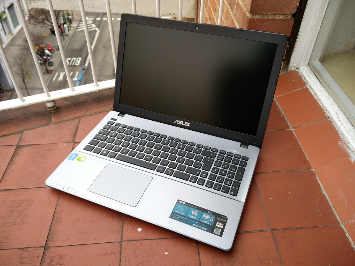 edercode's tweet image. New laptop!! Android Studio installed and ready to work. EderPlaces bugs, I can feel your fear from here... ;P