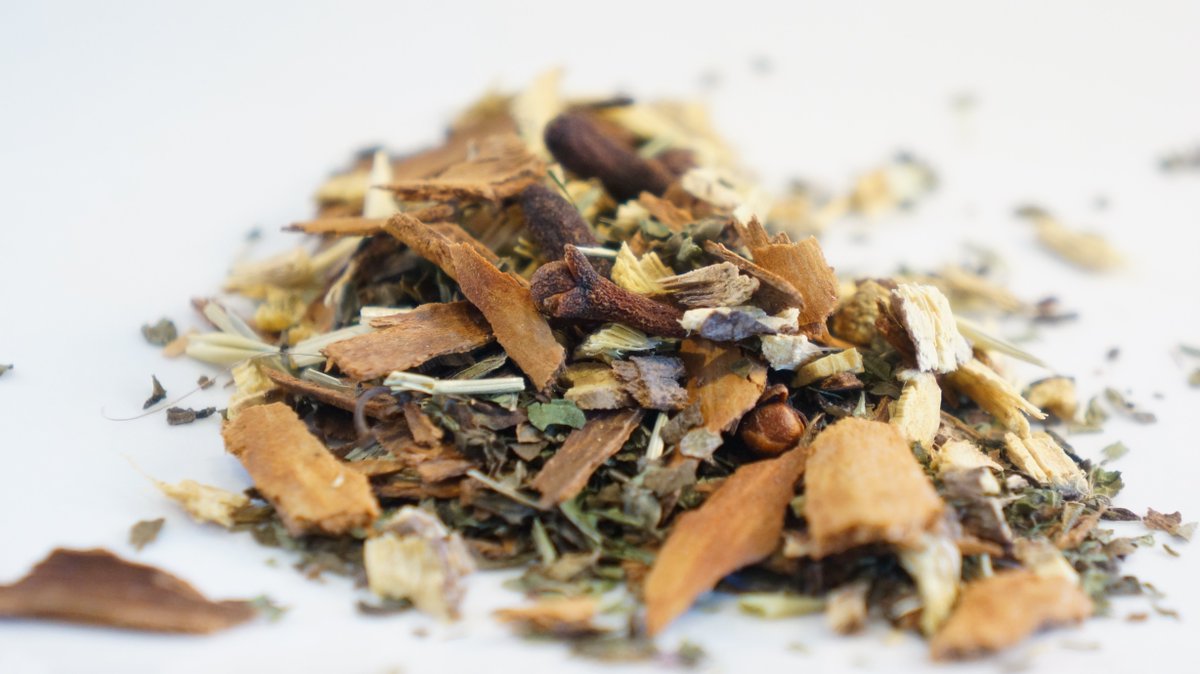 wise_tea's tweet photo. Tasty tea !! It's in our nature.... #Organic #herbal #tea #Cinnamonchips #Peppermint #oatstraw #Clove. https://t.co/9P1bxFqrgt