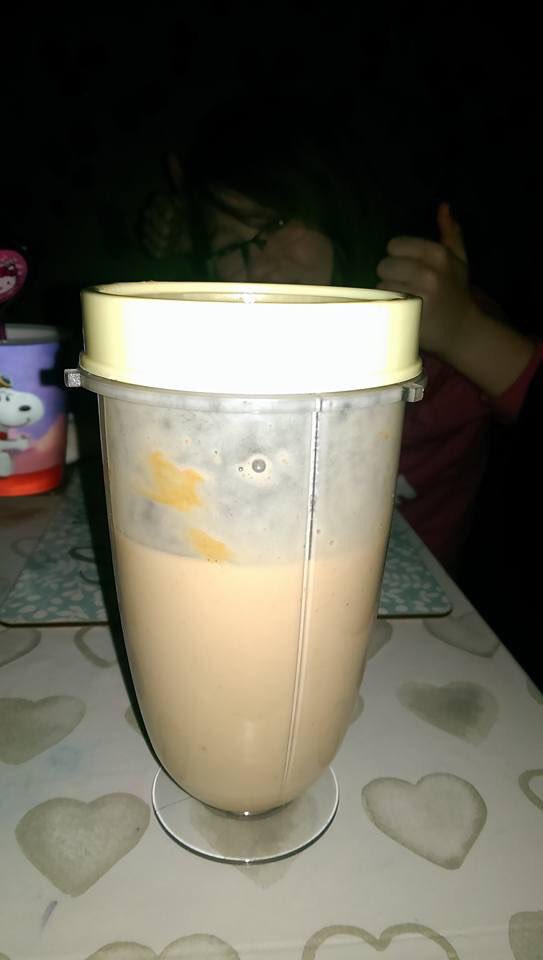 dingledon's tweet image. #breakfast #almondmilk #1banana #teaspoonPB #lush