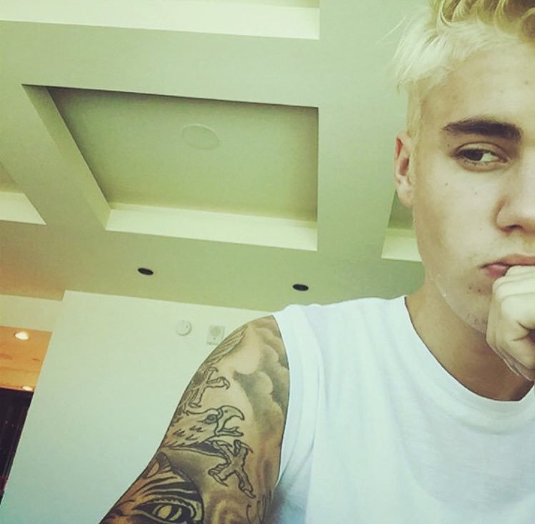 biebersmaniabr's tweet photo. Justin Bieber via Fahlo: “Quando criança, eu sonhava com as coisas que eu faço agora. Eu amo muito vocês.” https://t.co/aTG3vZAHj8