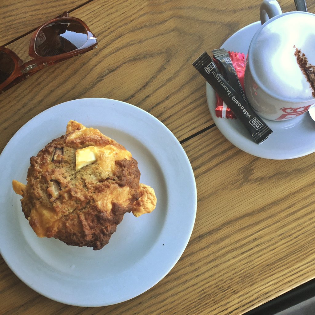 mirra_photo's tweet photo. @vidaecaffe quick pitstop! @MirraCollective riding in style with #Persols @SunglassHutSA https://t.co/2ZAqhNLbJ3