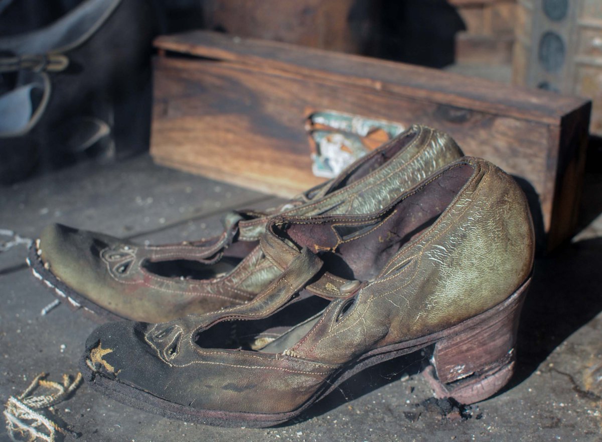 OnMontagueSt's tweet photo. "Save the last dance for me"
#ruffhardware #ridgewaysc #oldbrownshoe #vintageclothing #travelphotography https://t.co/8FbCS6HIq2