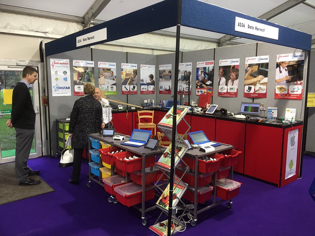 dataharvestnews's tweet photo. #ase2015 primary and secondary science on stand AS56 #datalogging https://t.co/Inaox4PY90