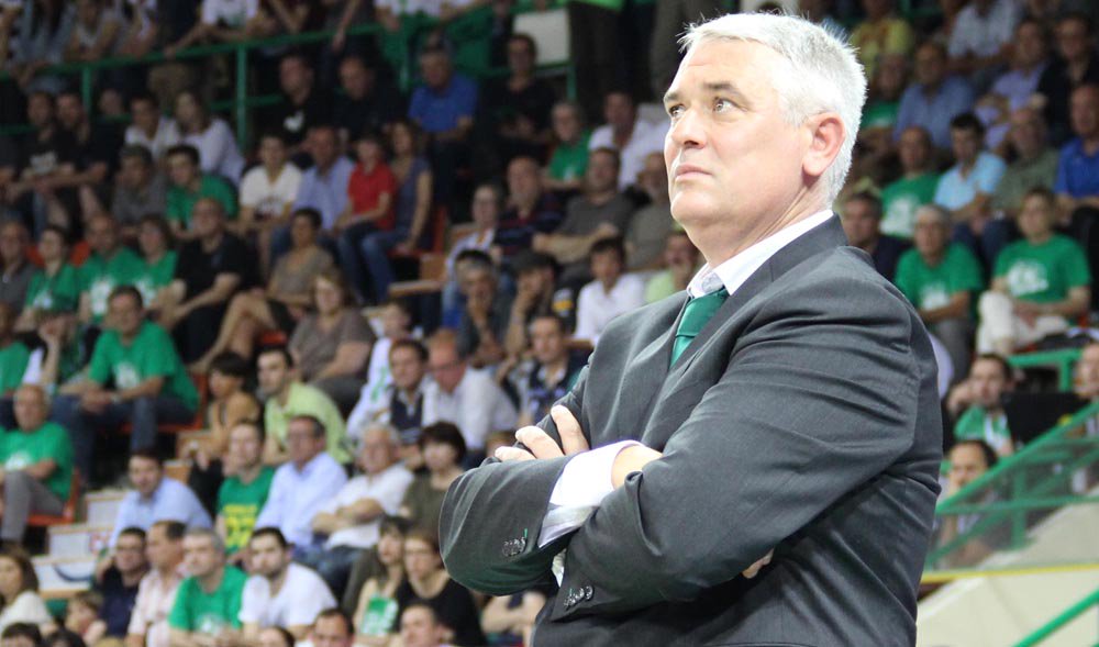 icilimousin's tweet image. Philippe Hervé n'est plus l’entraîneur du @limogescsp ! 
#FBSport #basket #CSP francebleu.fr/sports/basket-…