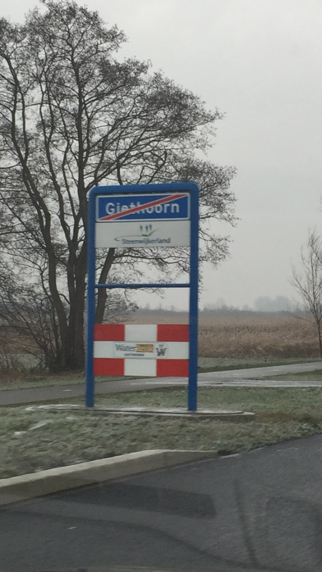 vlietlander's tweet photo. Beetje inspiratie aan het opdoen..  #giethoorn https://t.co/JBHxpXK1mO https://t.co/1moK9AXfUk