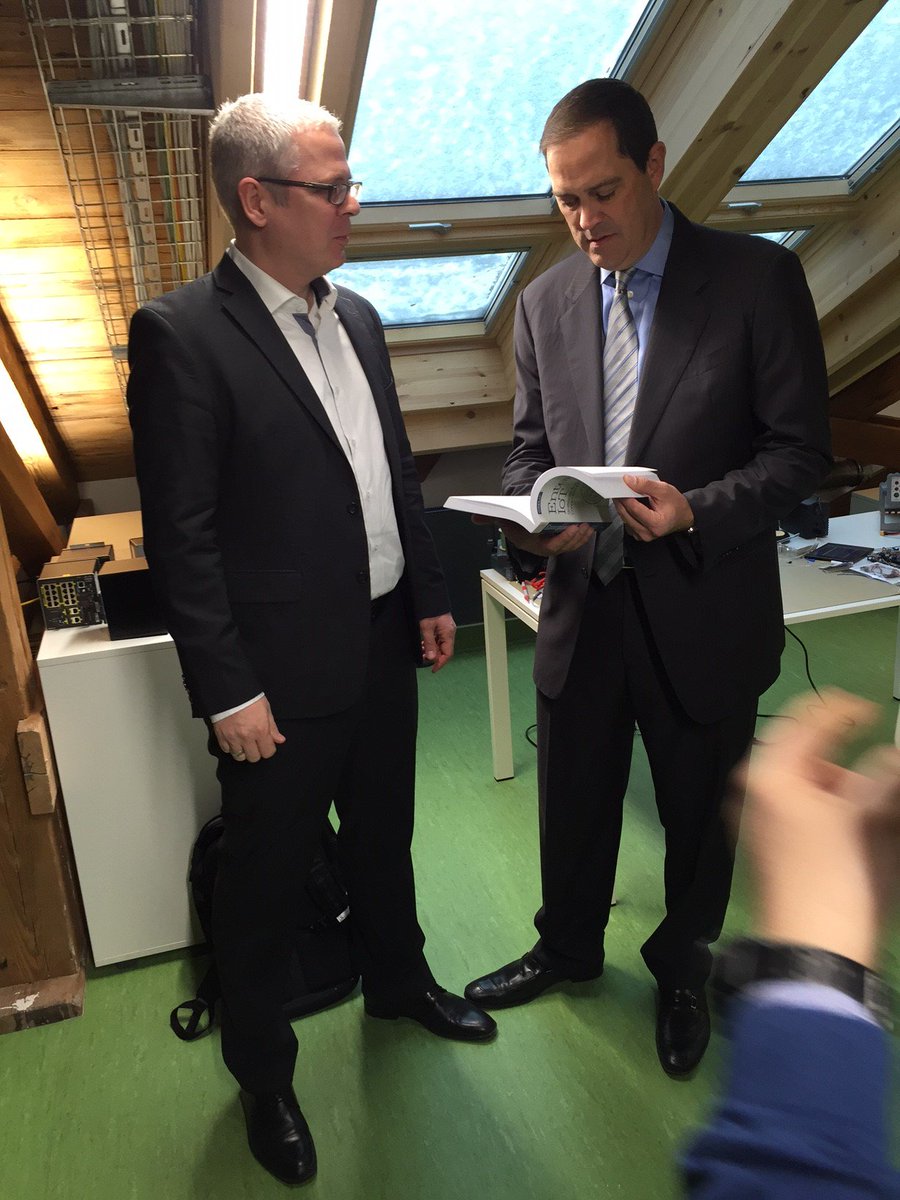 Dirk Slama tweet media