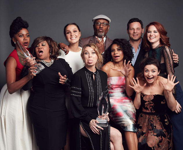 TheJCappers's tweet photo. That's one funny cast #GreysAnatomy #PCAWinners2016 https://t.co/JYwzAp9Db9
